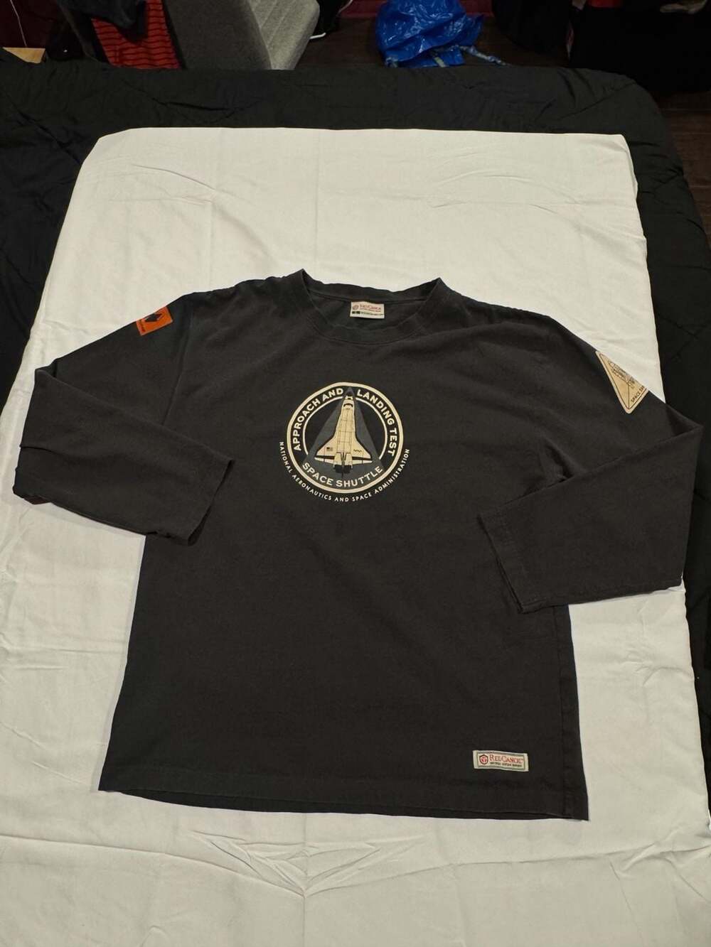 Red Canoe Men's NASA Space Shuttle Long Sleeve T-Shirt Black Size L